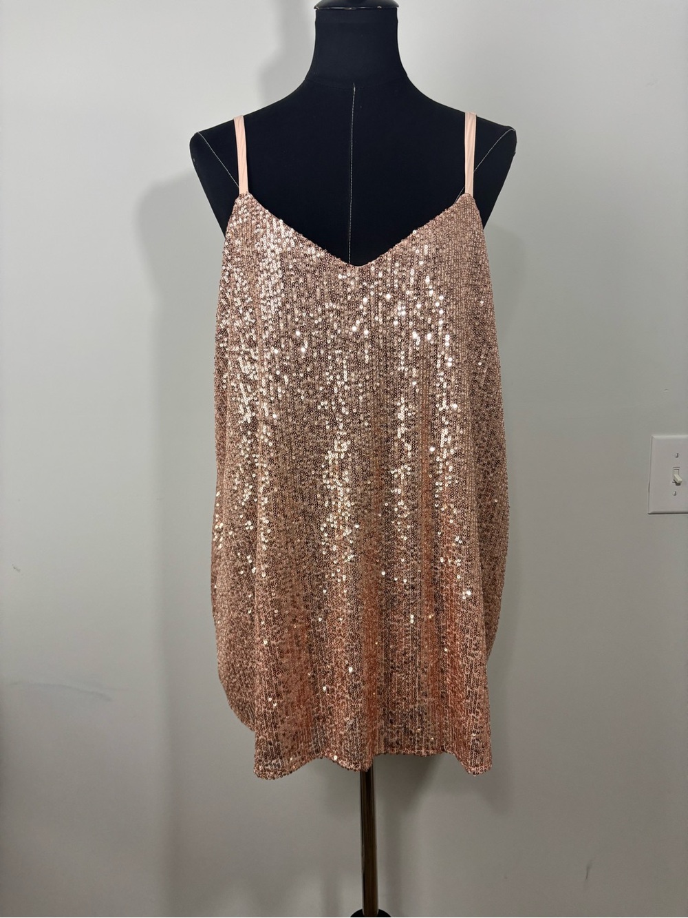 Torrid Women's 2X Sophie Rose Gold V-Neck Sequin Cami Coquette Romantic Fairy